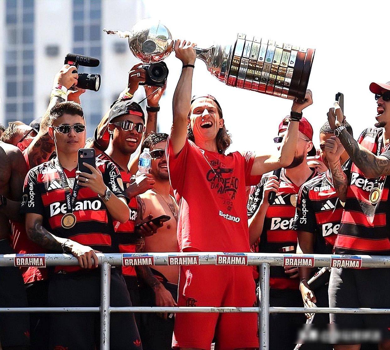 亚博-国王杯冲刺阶段再迎强敌，巴塞罗那队长鼓劲，主帅态度：话题不断，赛程密集仍需轮换的简单介绍-亚博